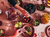 Люди ходят в рестораны даже во время войны