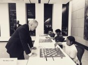 Гарри Каспаров во время сеанса одновременной игры