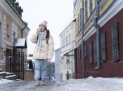 Лед на крыльце и дороге грозит травмами