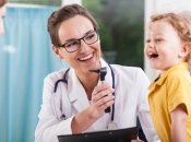 Страшный доктор: что делать, если ребенок боится врача