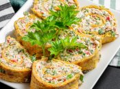 Рулет с крабовыми палочками