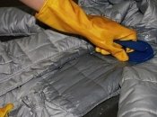 Старі плями на пуховиках легко видаляться саморобними очисними засобами