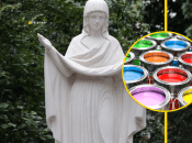 Фігура Пресвятої Богородиці у Львові