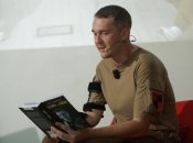 У Києві з аншлагом пройшла презентація книги "Історії та війни" пораненого ветерана Юрія Гудименка