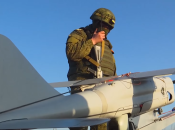 Російські солдати самі себе калічать