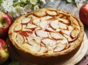 Шарлотка с яблоками