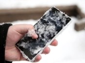 Как спасти телефон от снега