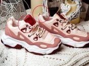 Додатковий отвір у кросівках виконує важливу функцію