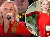 Колаборантка на концерті у Москві (ліворуч)