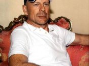 Брюс Уиллис показал фото с единственной внучкой