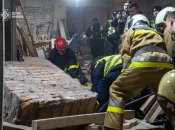 В Киеве на мужчину упала полутонная стена (фото)