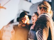 "Програв у карти?": чоловік в Одесі переполошив місто своїм зовнішнім виглядом (курйозне відео)