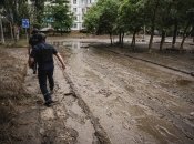 Вода у Херсоні поступово спадає