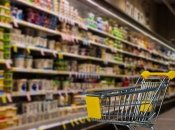 В супермаркетах упали цены на популярные продукты