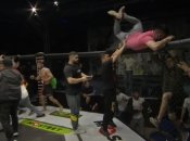 В России случилась странная драка бойцов ММА - участники тут же провели официальный бой (видео)