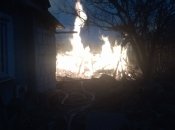 Територія приватного домоволодіння після обстрілу