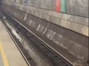 Киевляне переживают о состоянии станций метро