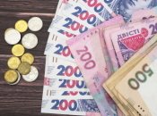 Українським пенсіонерам, які проживають за кордоном, можуть скасувати пенсії