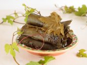 Консервируем виноградные листья для долмы - самое время