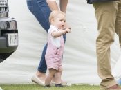 Принц Джордж научился ходить (ФОТО)