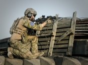 Військовий зі зброєю