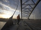 Мостовий перехід у бік Воскресенки ще дороблюють