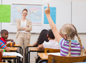 Учителя должны отпускать детей в туалет во время урока: юрист комментирует