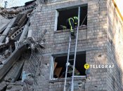 Будинок у Києві, що постраждав під час атаки