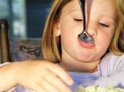 Бессонница полнит детей