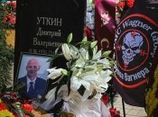 Уткина в Москве хоронила мать, дежурная жена и дети, а семьи в Украине от него отказались. Фото из ТГ-канала.