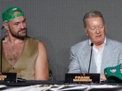 Френк Уоррен нагадав про удар Дюбуа нижче за пояс Усику