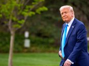 Дональд Трамп насолоджується газоном у Білому домі