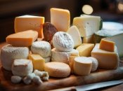 Сир вимагає правильних умов зберігання  (зображення створено за допомогою ШІ)