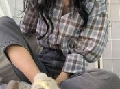 Многие тренды перешли из 2022-го в 2023-й, в том числе клетчатые рубашки