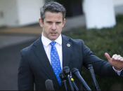 Адам Кинзингер