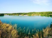 Голубое озеро так называют из-за цвета воды