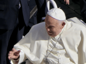 Папі 88 років