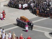 Похорон Папи Римського