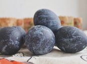 Как сделать яйца из чая каркаде и вина