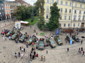 Делает 800 выстрелов в минуту: во Львове презентовали уникальный бандеромобиль