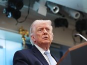 На голові Трампа помітили залисину