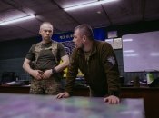 Сотни украинцев покинули гражданскую жизнь и стали воинами