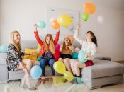 Пожелания подруге в стихах украсят ее праздник