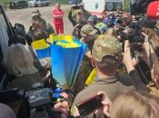 Українці повернулися додому, для них жах російського полону закінчився