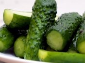 Малосольные огурцы можно приготовить за 30 минут