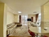 У Києві здають в оренду розкішну квартиру: місяць життя в ній коштує як "однушка" (фото)