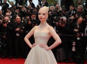 Аня Тейлор-Джой на червоній доріжці Каннського кінофестивалю 15 травня 2024 року