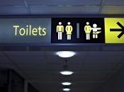 Как выжить в общественной уборной, когда с вами дети