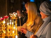 Женщинам в храм можно и в брюках, и без платка: в ПЦУ сказали, как отвечать "критикам"