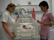 У Луганській області перинатальний центр було відкрито у 2013 році, а зараз став єдиним місцем для складних пологів.